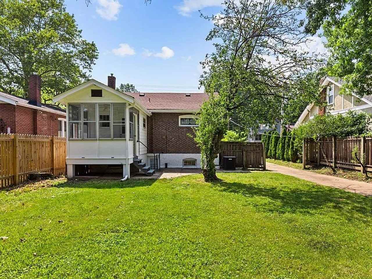 2234 Yale Ave - Photo 2 of 14