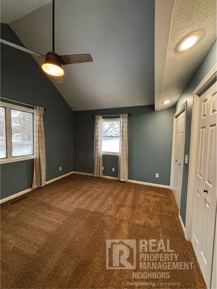 201 N Main St - Photo 6 of 23