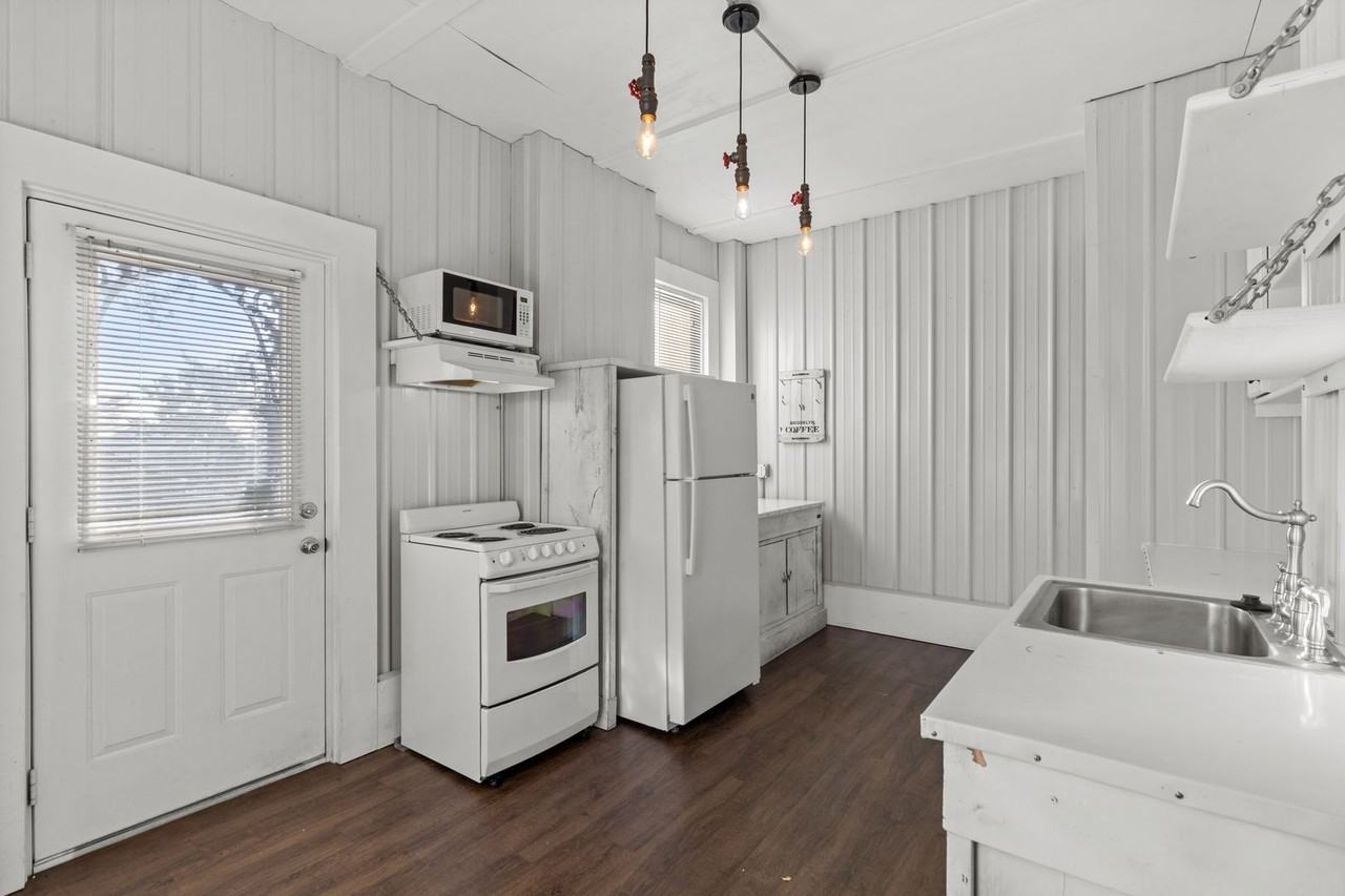 6166 Crescent Ave - Photo 6 of 15