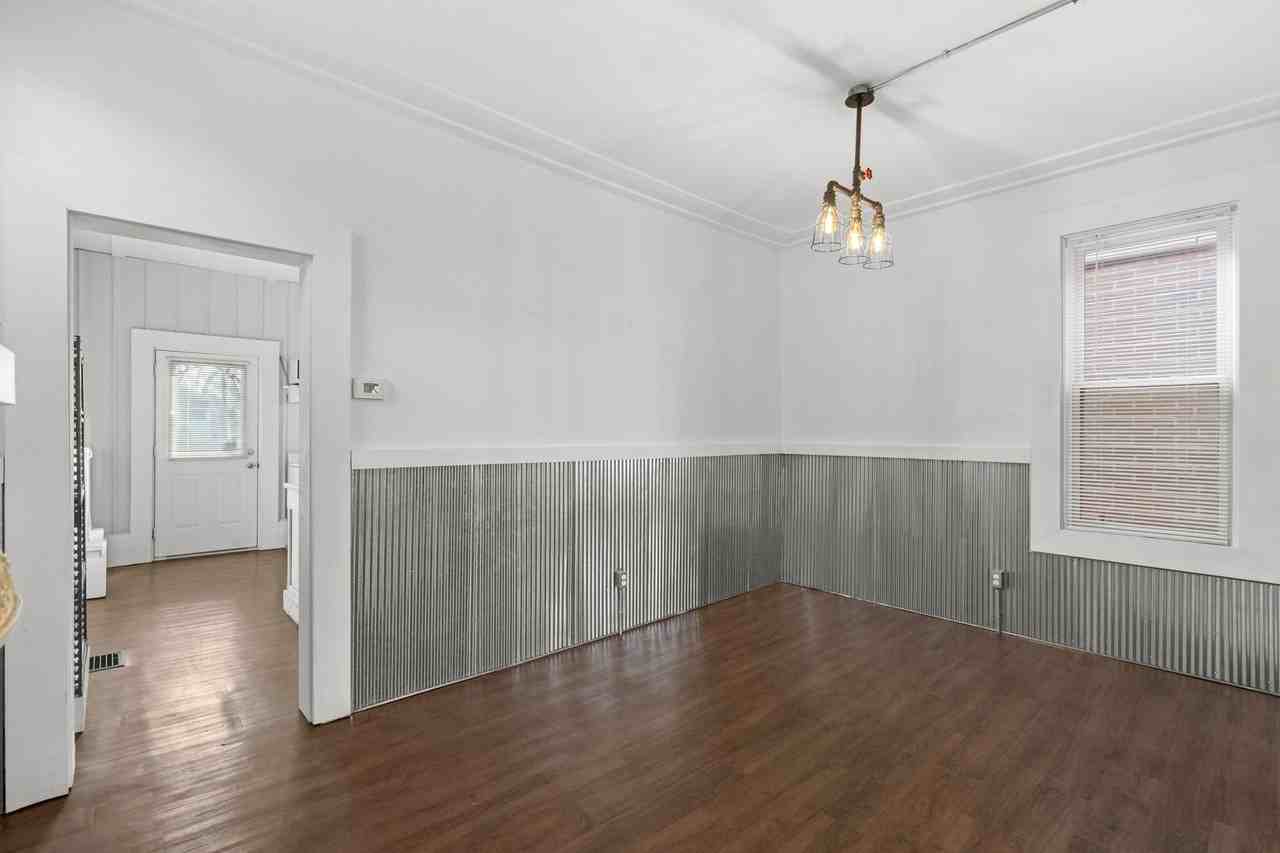 6166 Crescent Ave - Photo 7 of 15