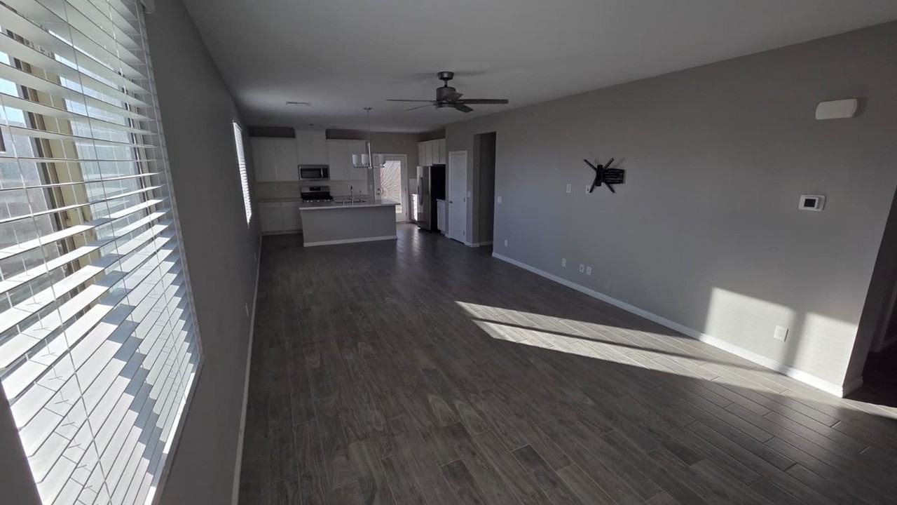 5729 Old Pine St - Photo 3 of 27