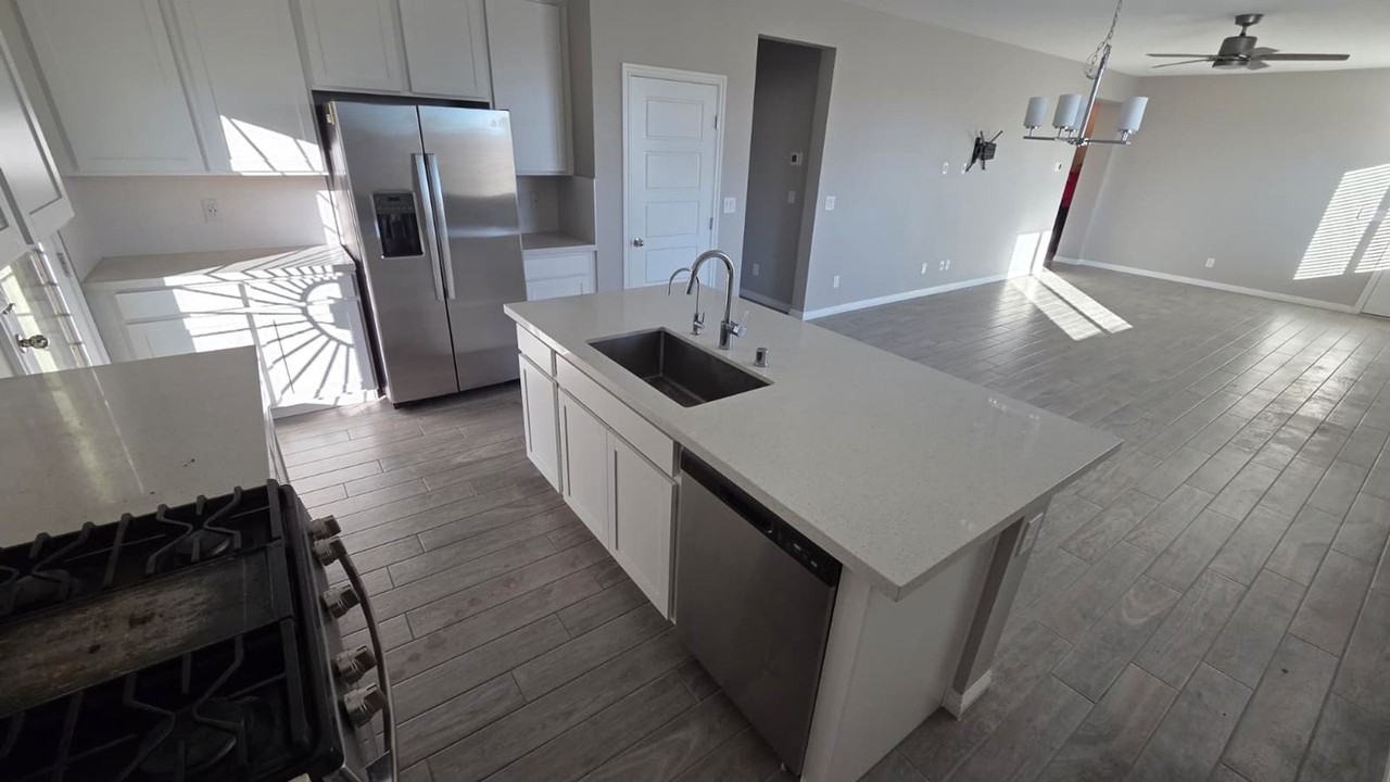 5729 Old Pine St - Photo 5 of 27