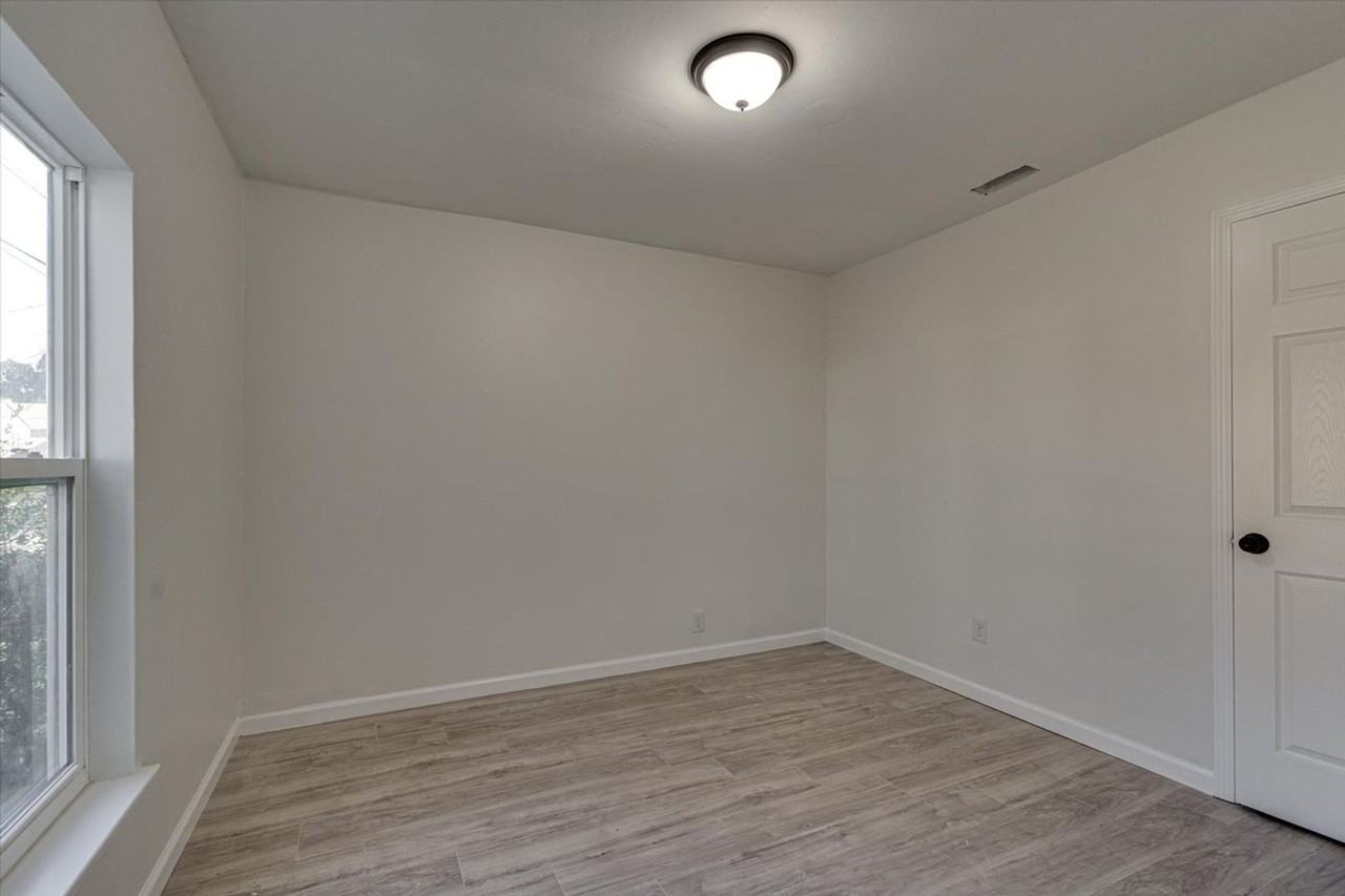 1700 Walker Ave - Photo 2 of 14