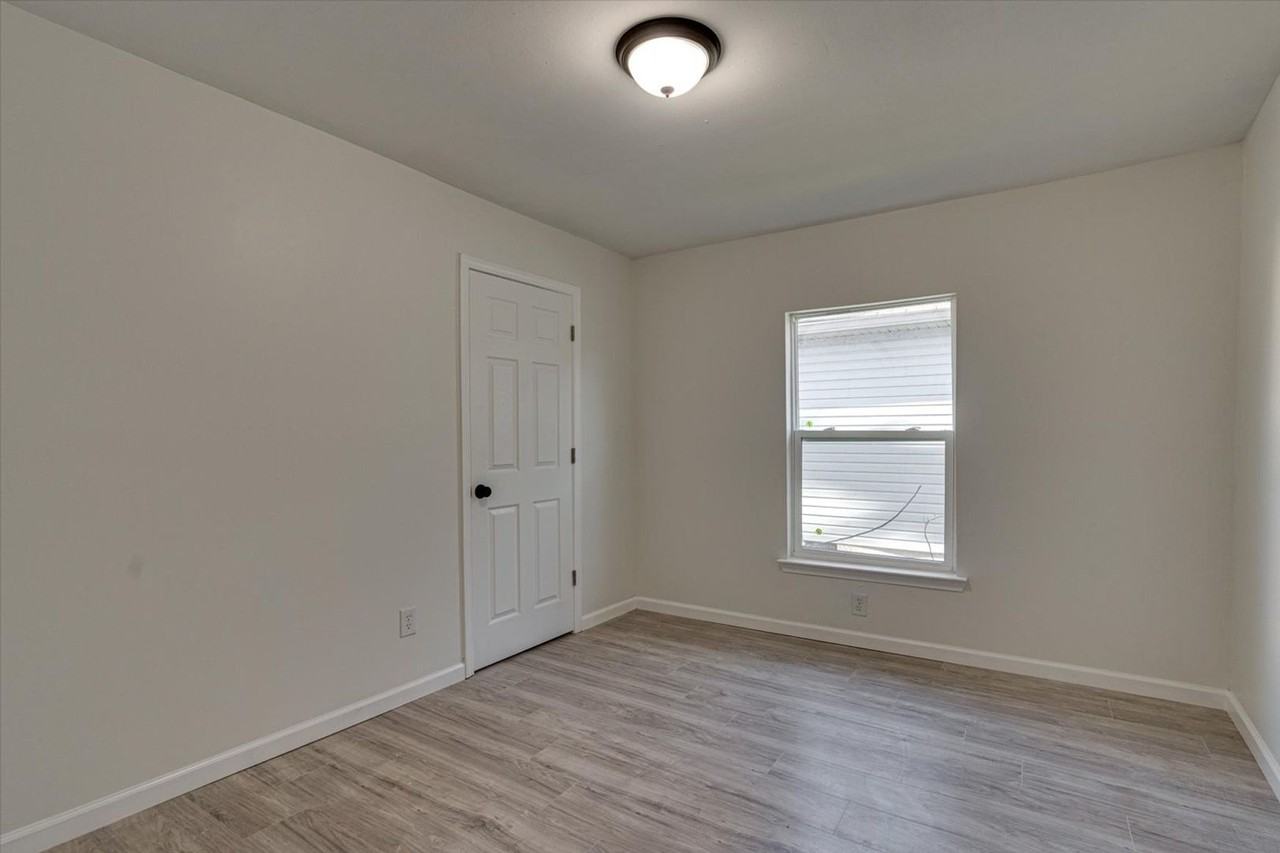 1700 Walker Ave - Photo 3 of 14