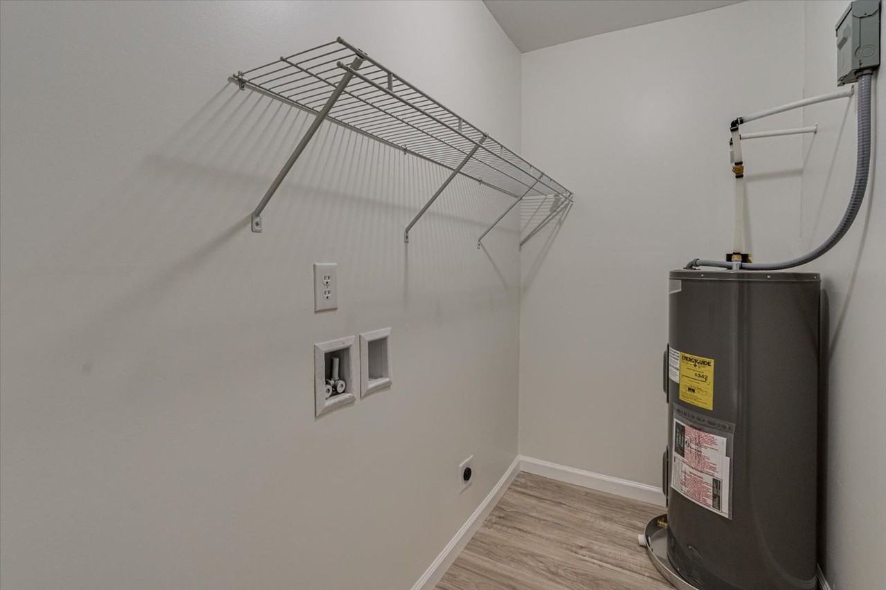 1700 Walker Ave - Photo 6 of 14