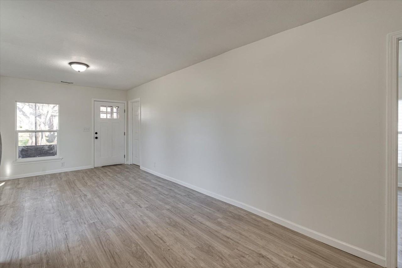 1700 Walker Ave - Photo 7 of 14