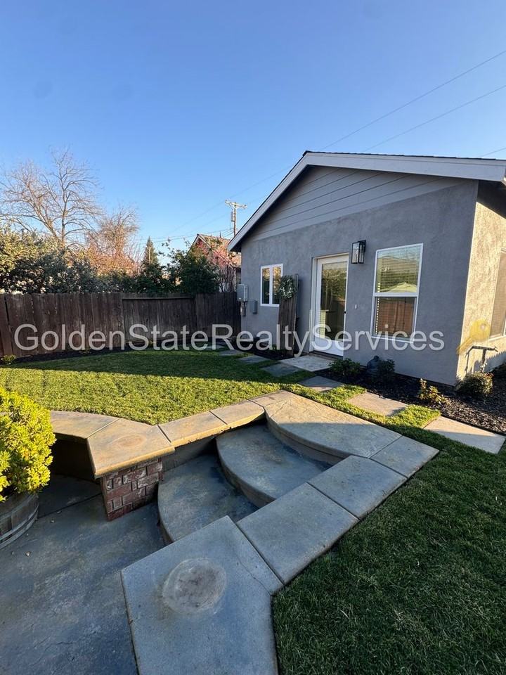 329A Pleasant St - Photo 5 of 14