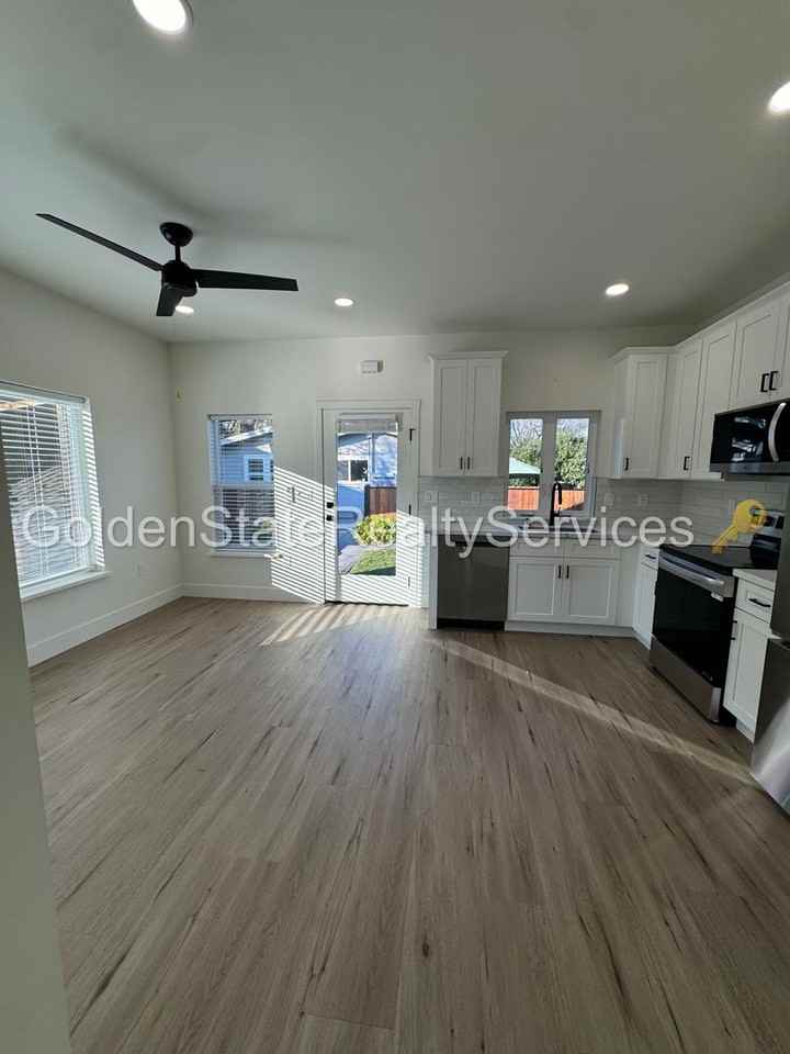 329A Pleasant St - Photo 6 of 14