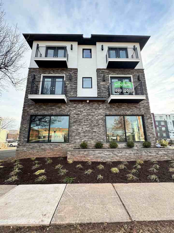 85 West High Street, Unit 3R - Photo 2 of 32