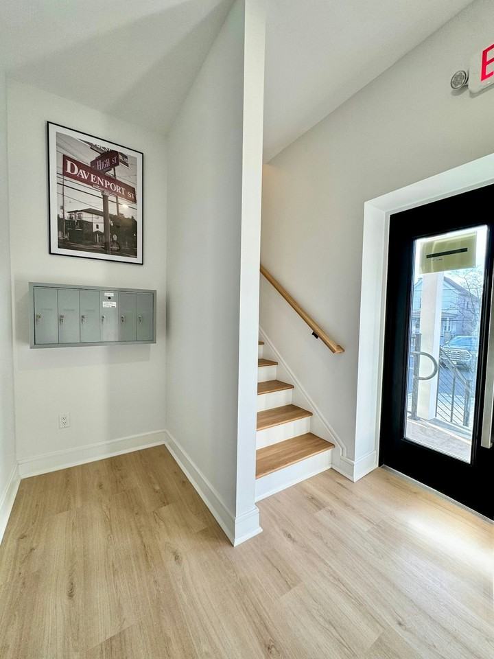 85 West High Street, Unit 3R - Photo 7 of 32