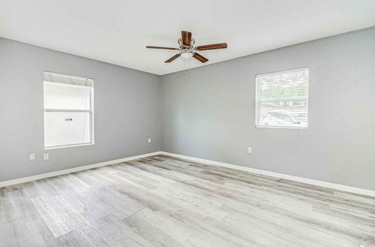 2912 East Columbus Drive, Unit 2 - Photo 3 of 11