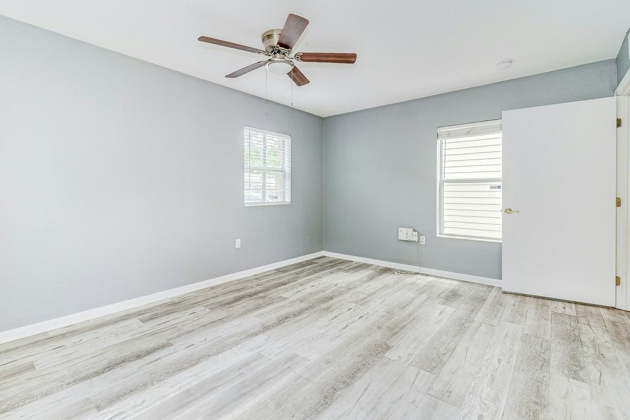 2912 East Columbus Drive, Unit 2 - Photo 6 of 11