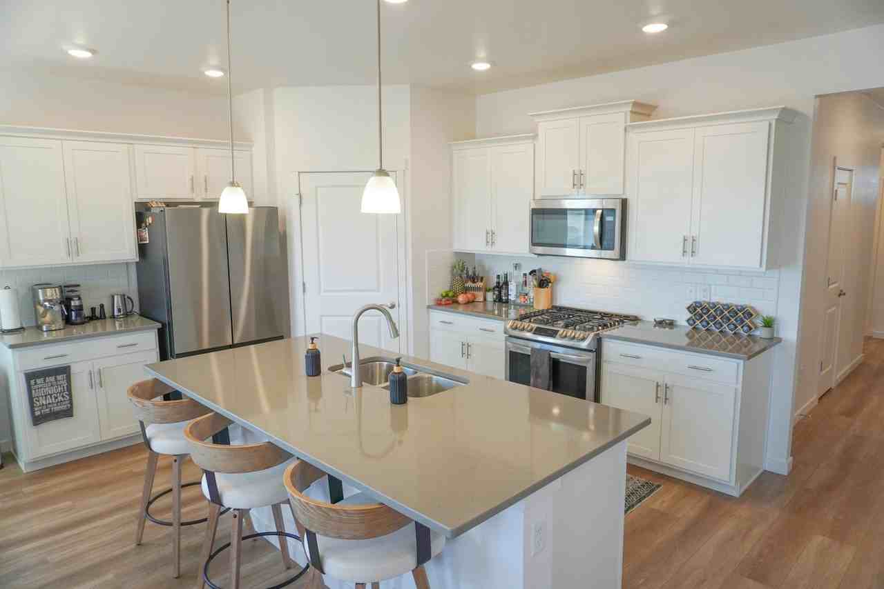 1858 Mount Monroe Drive - Photo 3 of 19