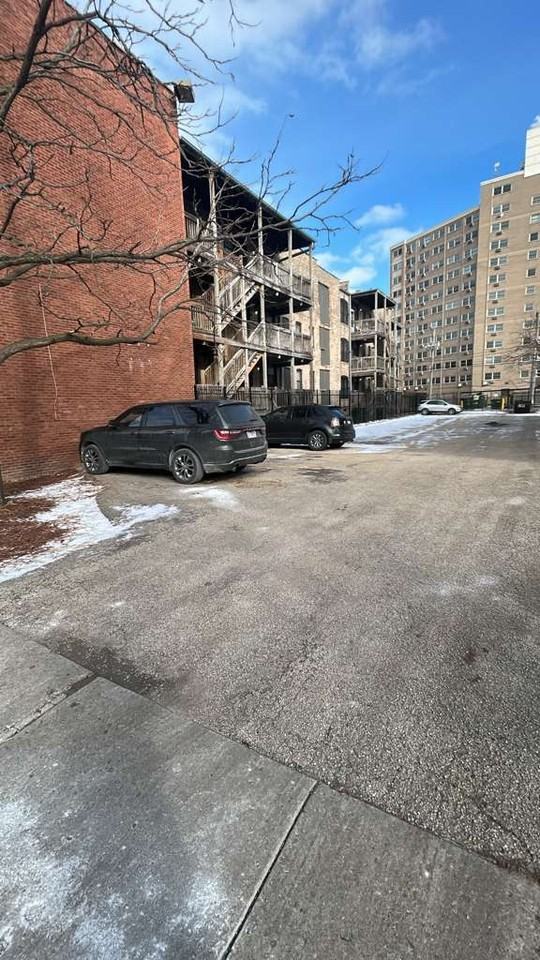 909 East 40th Street - Photo 2 of 14