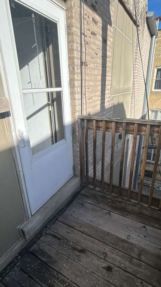 909 East 40th Street - Photo 4 of 14