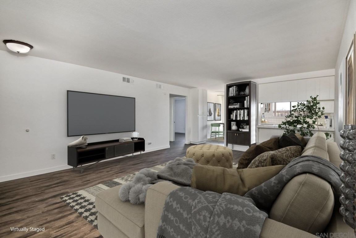 625 S Fig St #1 - Photo 3 of 18