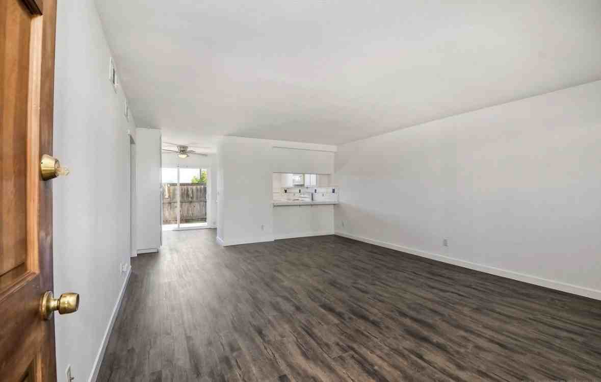 625 S Fig St #1 - Photo 6 of 18