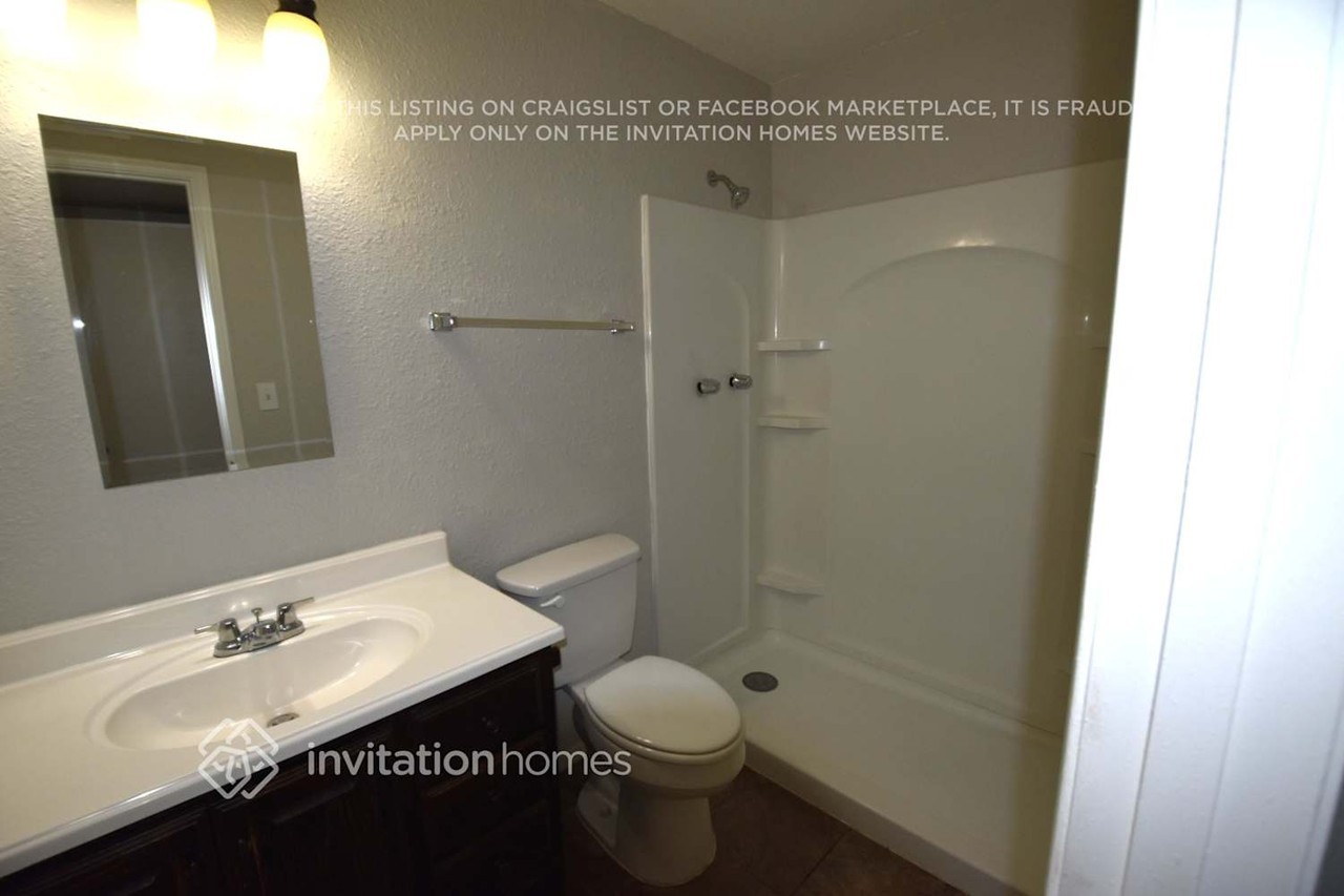 3150 W Christy Dr - Photo 4 of 6