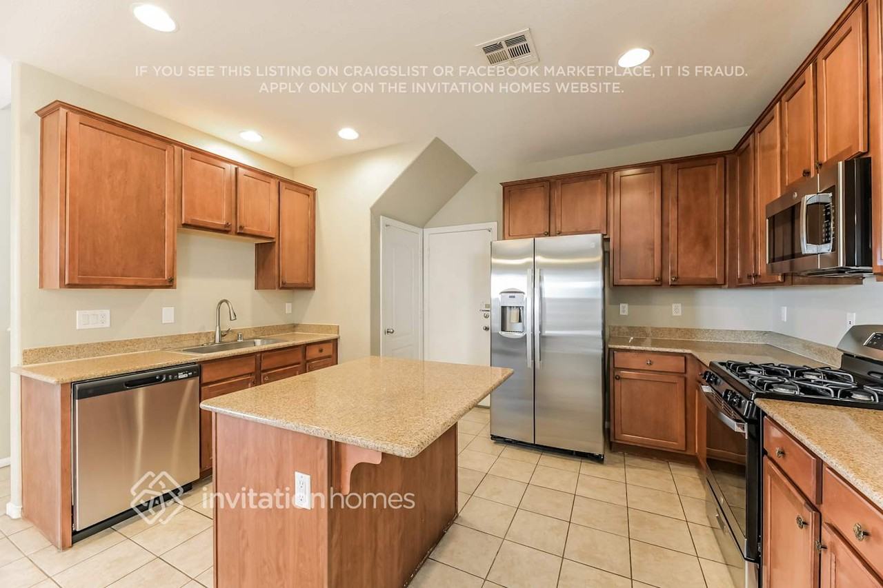 628 Sumatra Pl - Photo 7 of 18