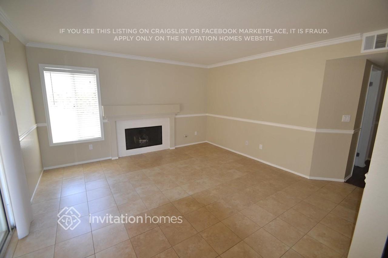 3120 Crowne Dr - Photo 3 of 12