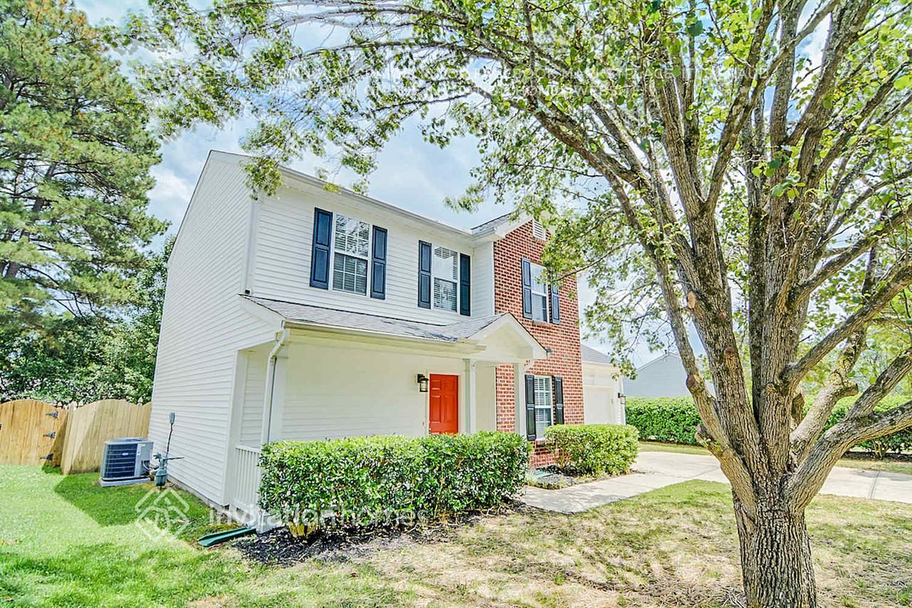 6317 Saybrooke Dr - Photo 2 of 26