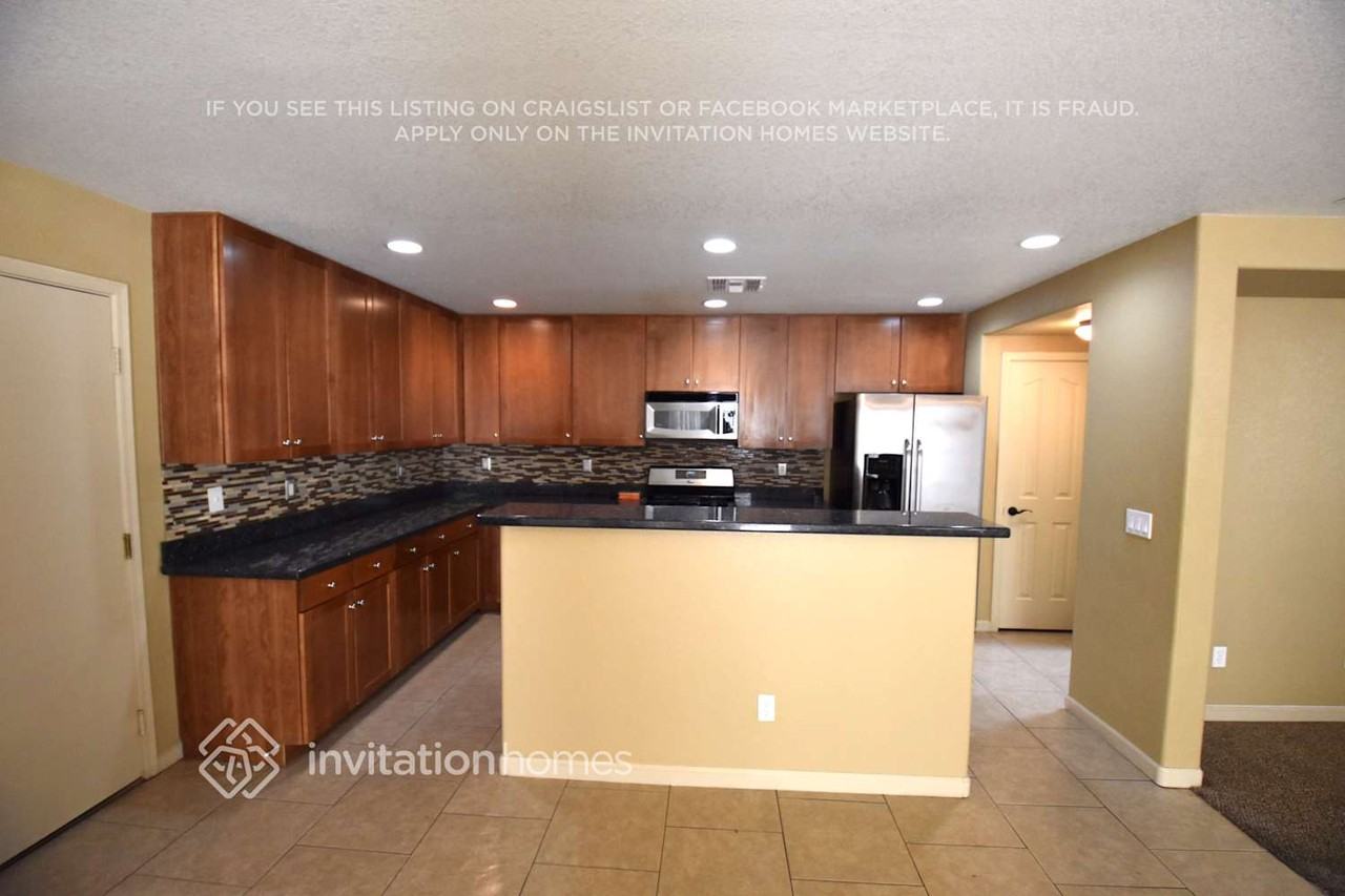 5832 E Holmes Ave - Photo 2 of 14