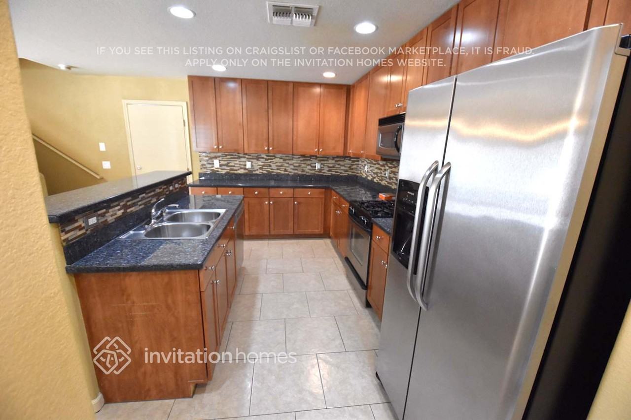 5832 E Holmes Ave - Photo 3 of 14