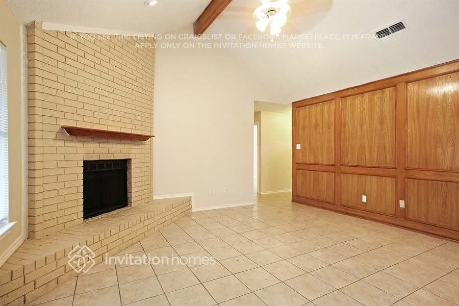 4817 Creekridge Ln - Photo 4 of 19