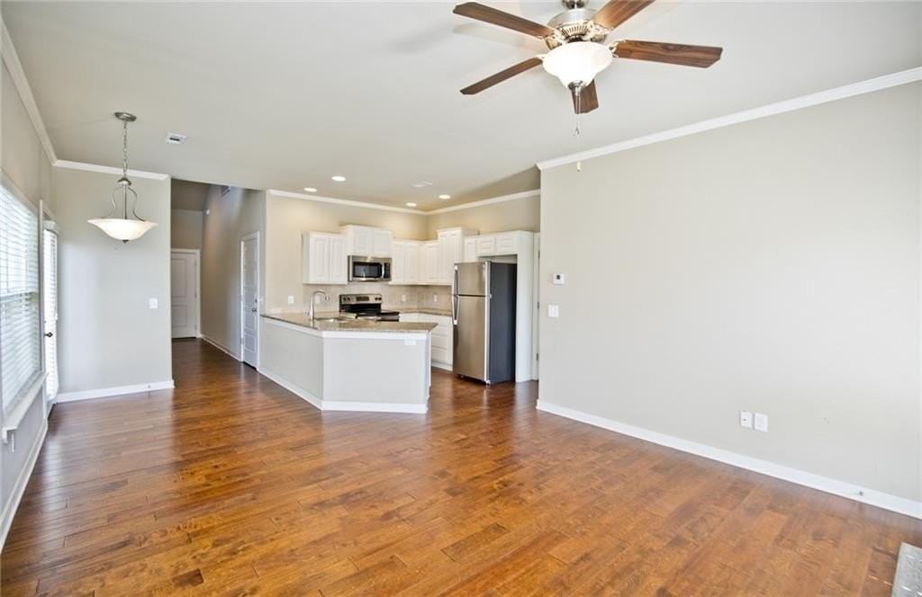 2304 Sw Juniper Ave - Photo 6 of 16