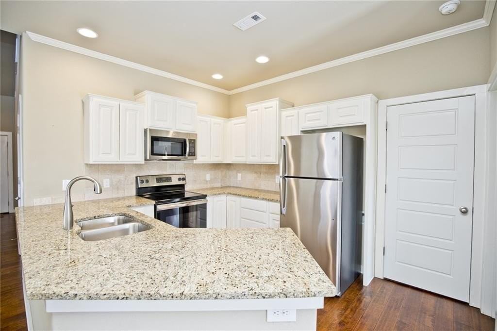 2304 Sw Juniper Ave - Photo 7 of 16