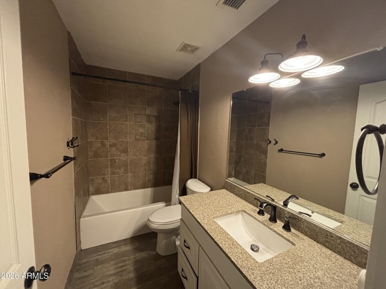 1622 S Park St - Photo 5 of 12