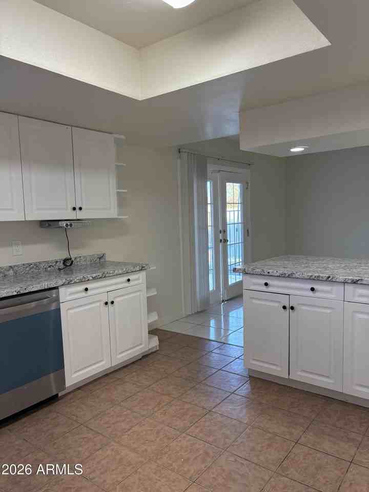 5440 W Virginia Ave - Photo 6 of 15