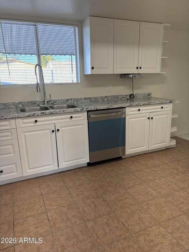 5440 W Virginia Ave - Photo 5 of 15