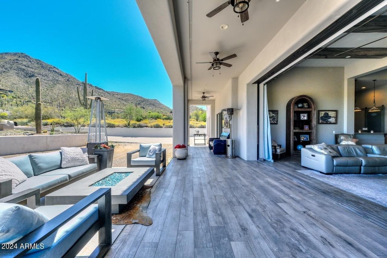 5861 E Cloud Rd - Photo 4 of 48