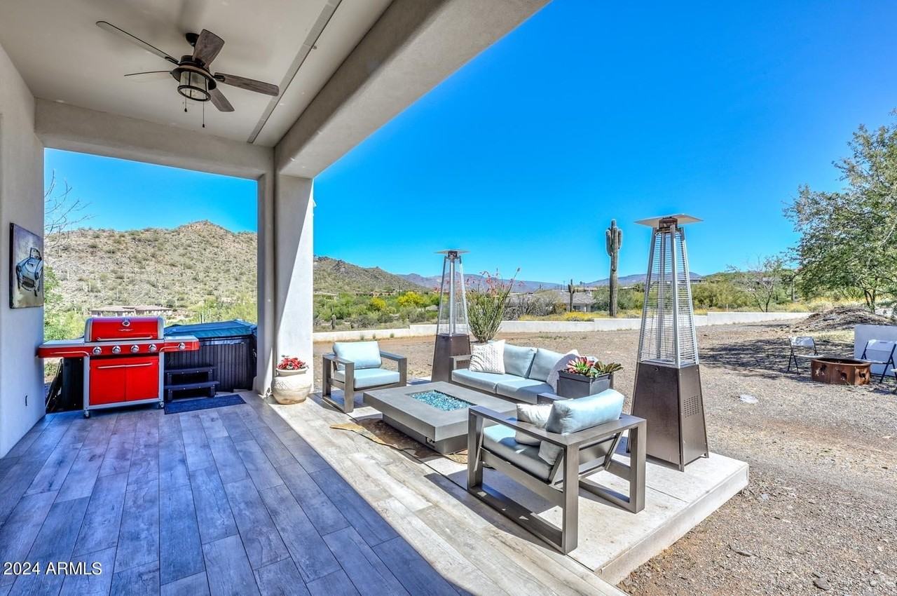 5861 E Cloud Rd - Photo 5 of 48