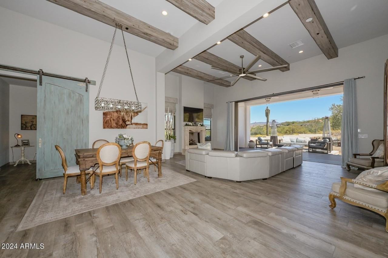 5861 E Cloud Rd - Photo 6 of 48