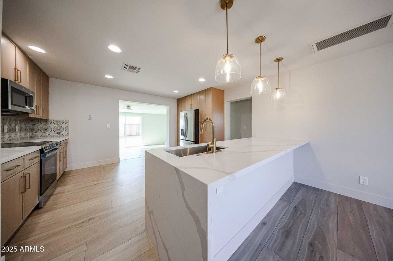 7501 E Pierce St - Photo 5 of 20