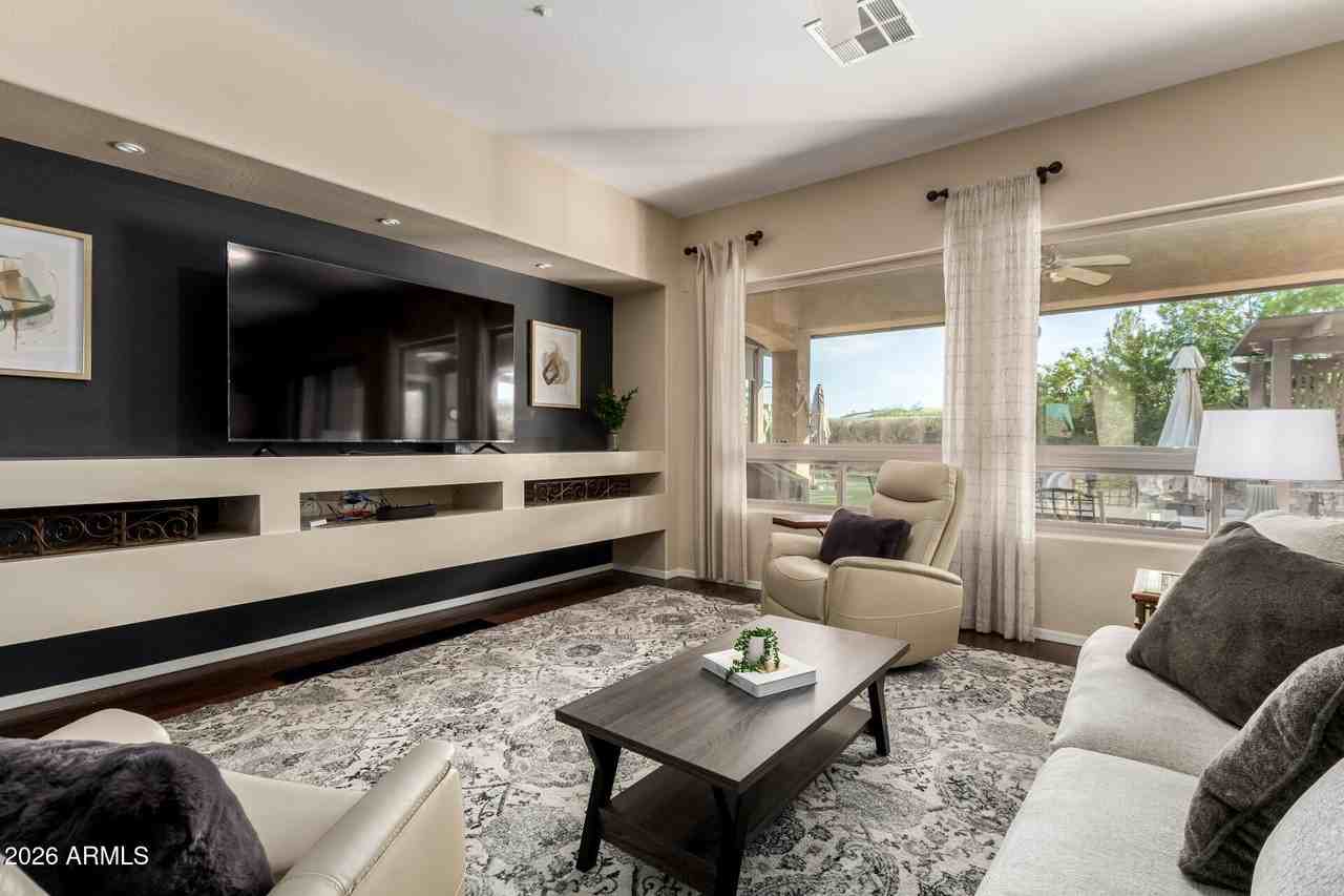 12725 W Dale Ln - Photo 5 of 50