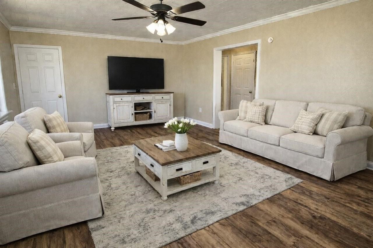 1808 Himalaya Ave - Photo 4 of 28