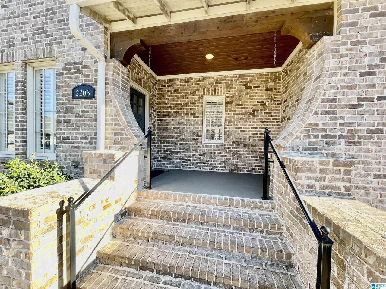 2208 Grand Ave - Photo 2 of 38