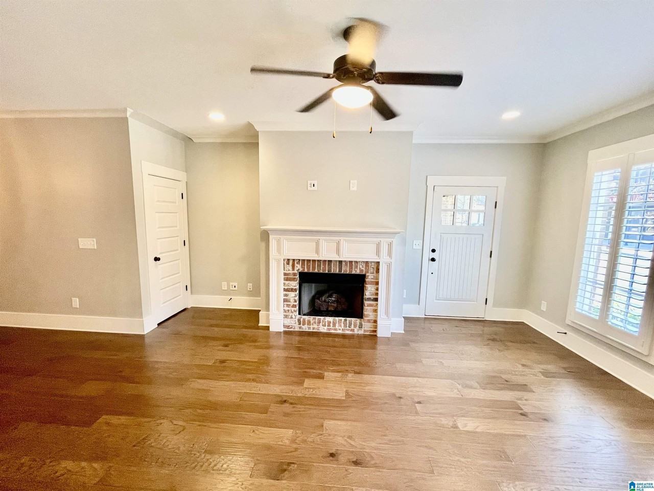 2208 Grand Ave - Photo 3 of 38