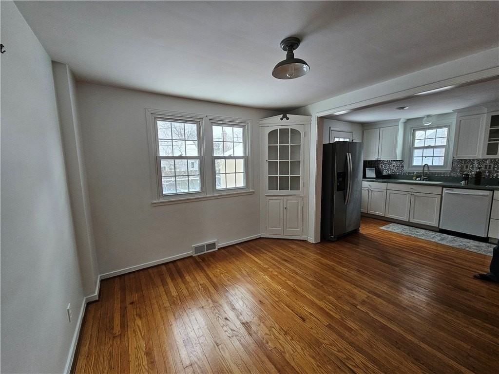 940 S Grosvenor Rd - Photo 5 of 22