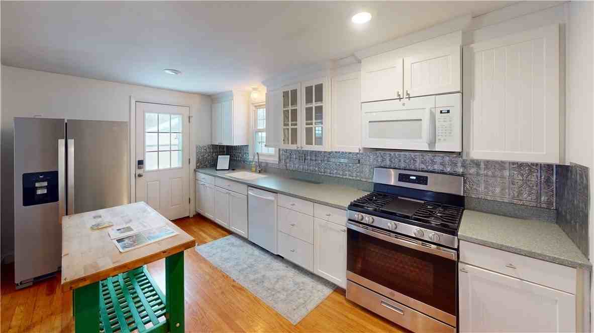 940 S Grosvenor Rd - Photo 7 of 22