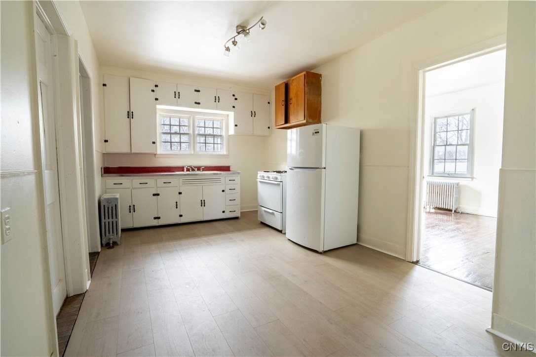 3 Noyes St Apt 2 #2 - Photo 3 of 8