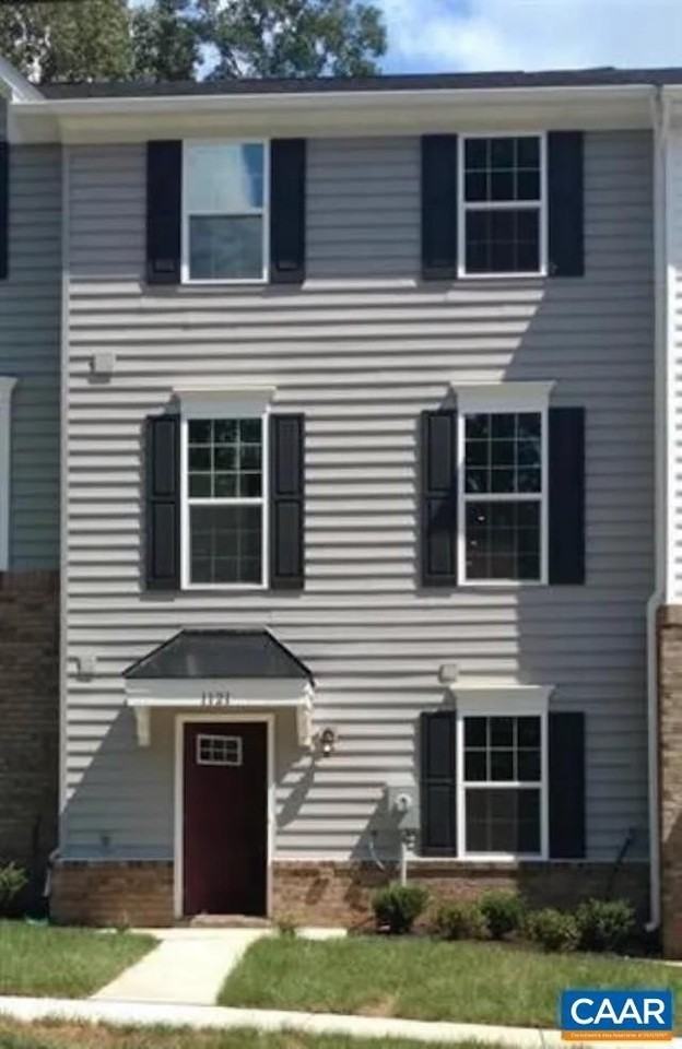 1121 Sunset Avenue Ext