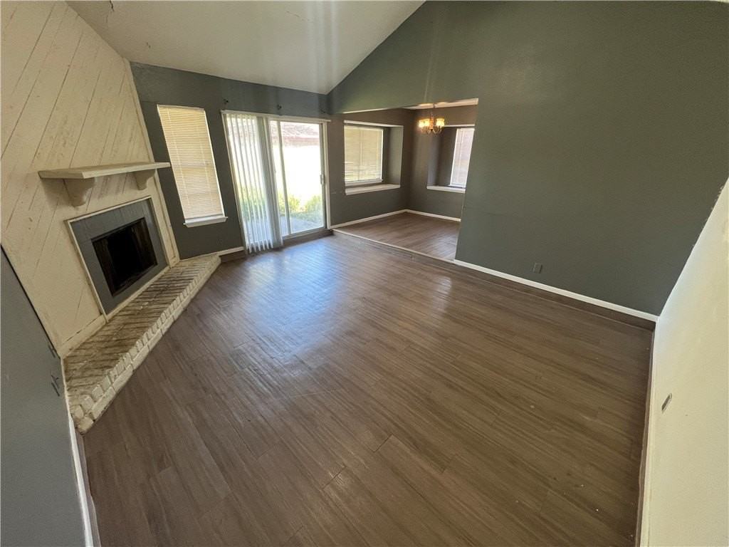 2201 Meadowglen Dr - Photo 2 of 9