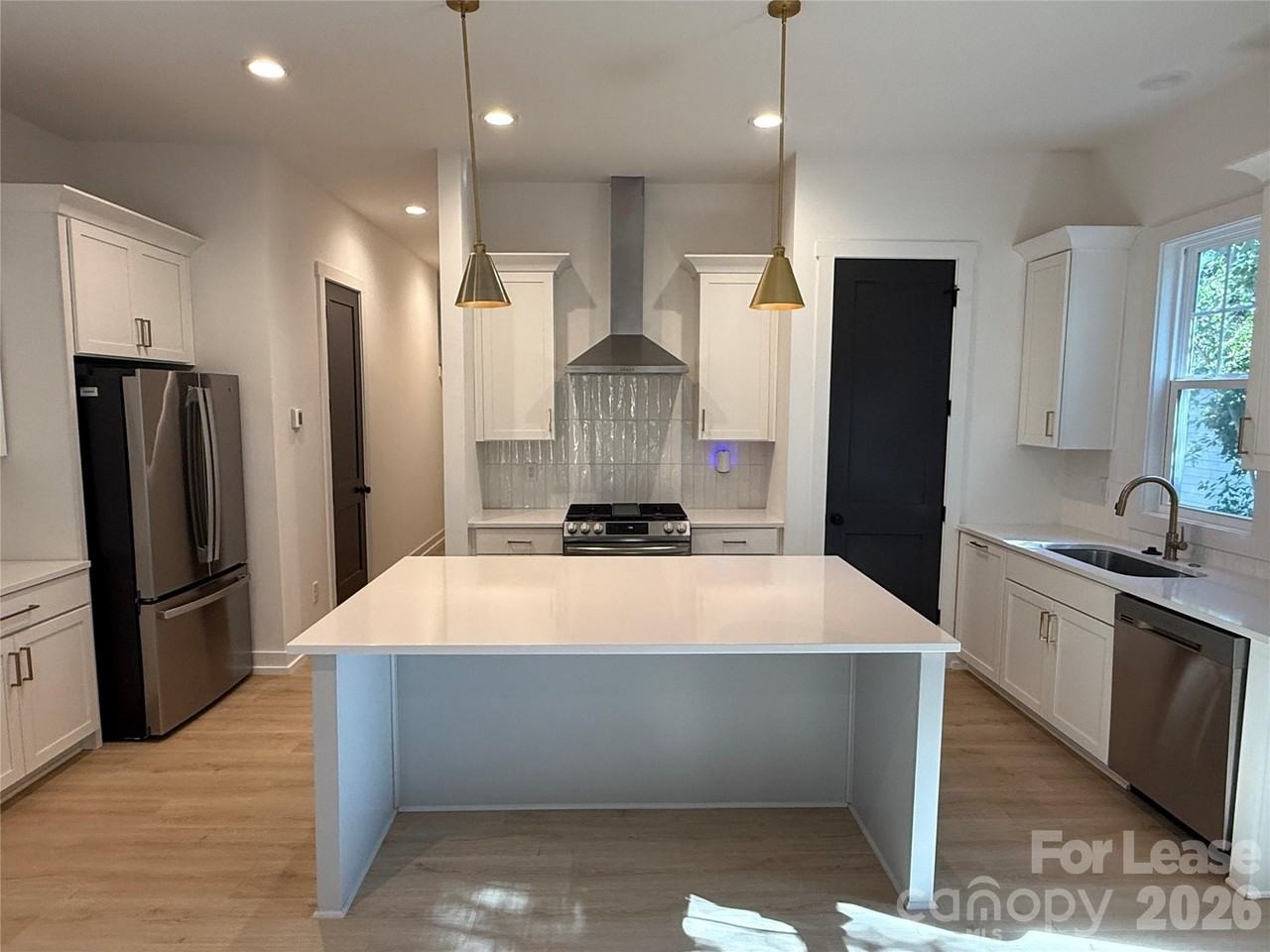 612 Ambassador St - Photo 2 of 23