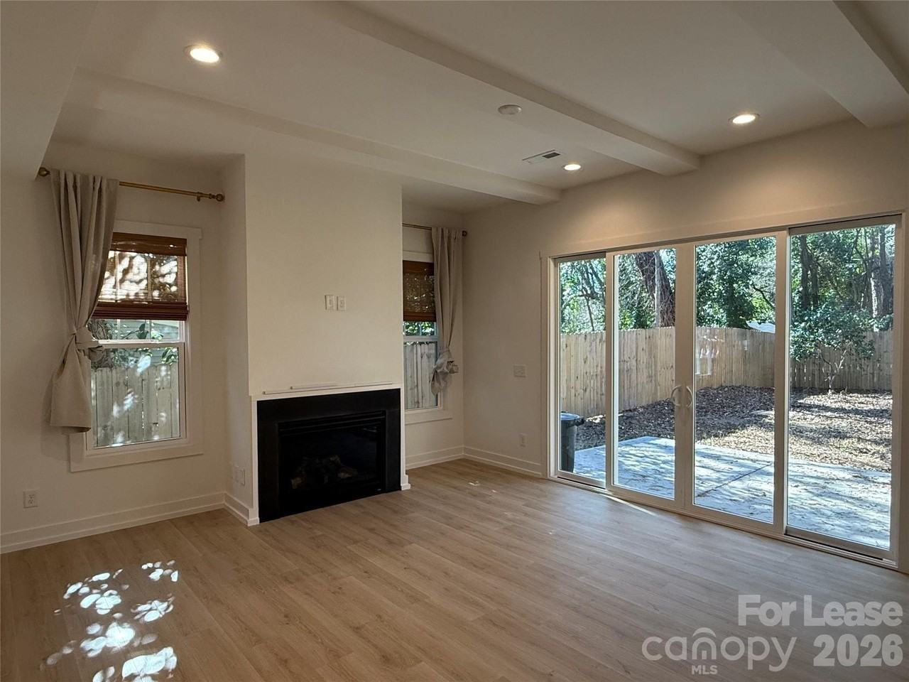 612 Ambassador St - Photo 5 of 23