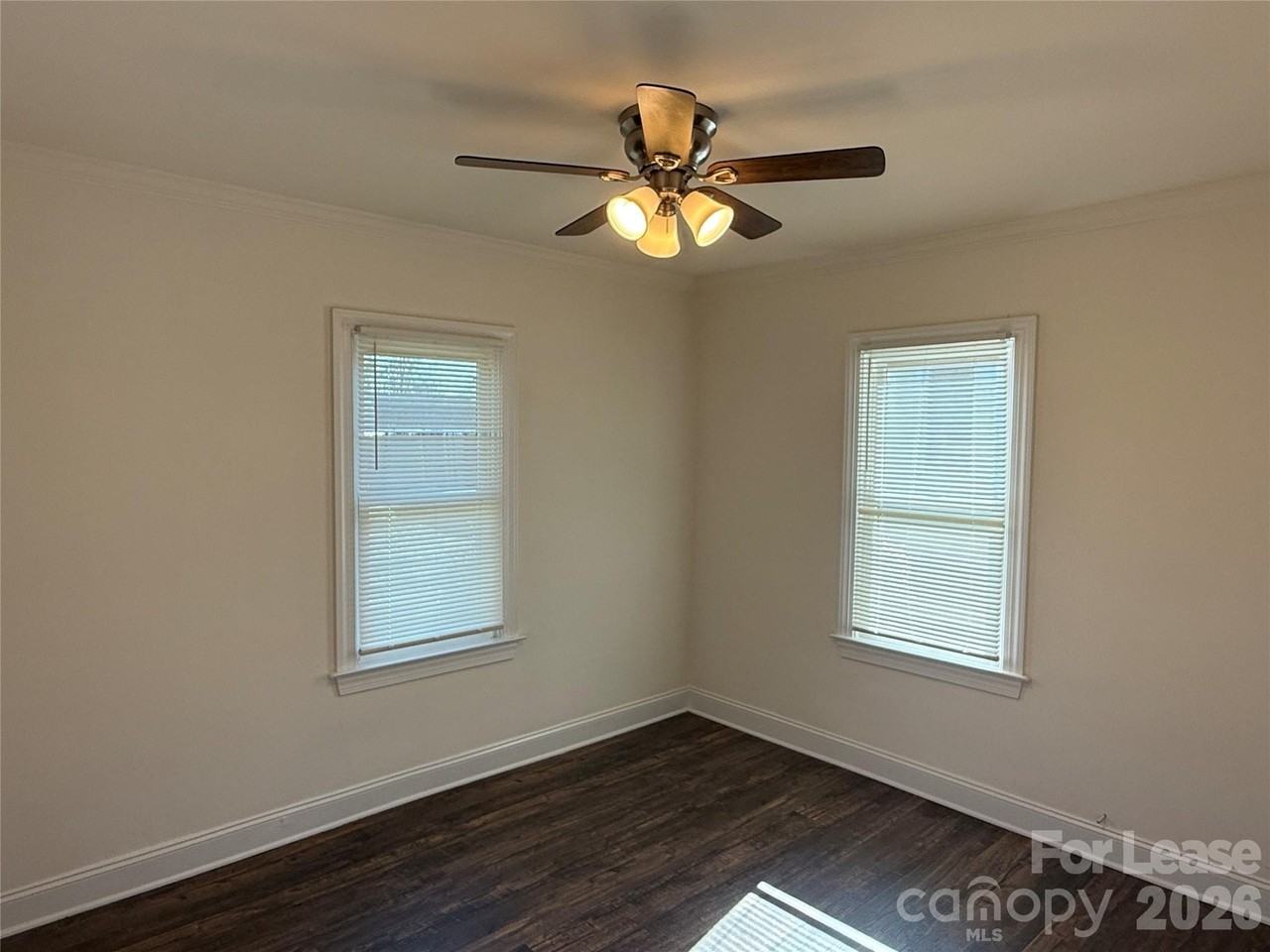 2203 Highland St - Photo 5 of 7