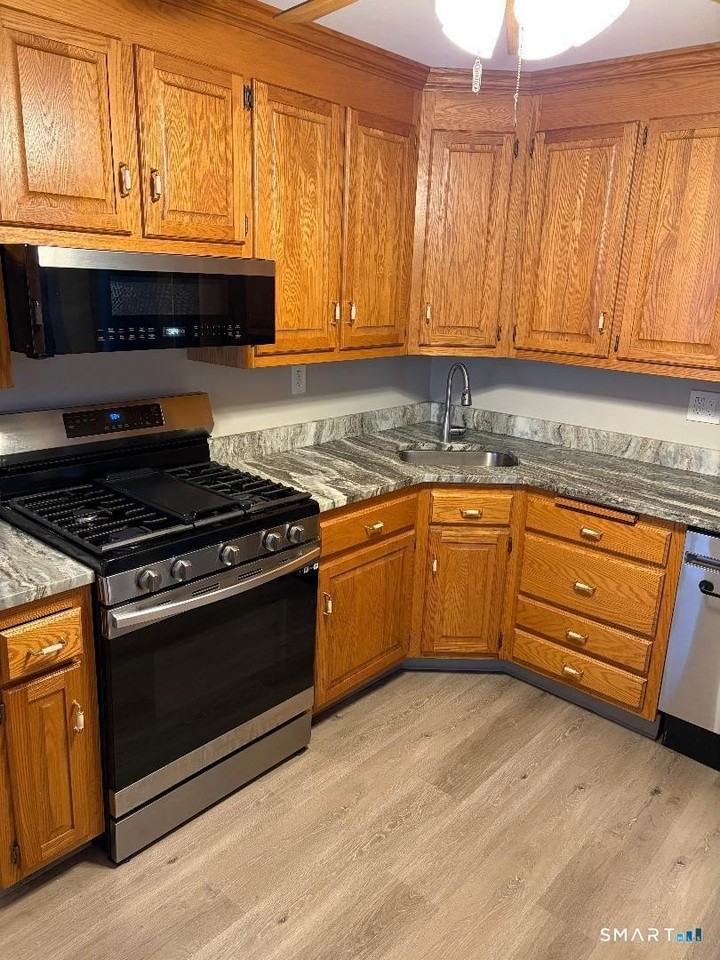 65 Ingraham St #2 - Photo 4 of 11